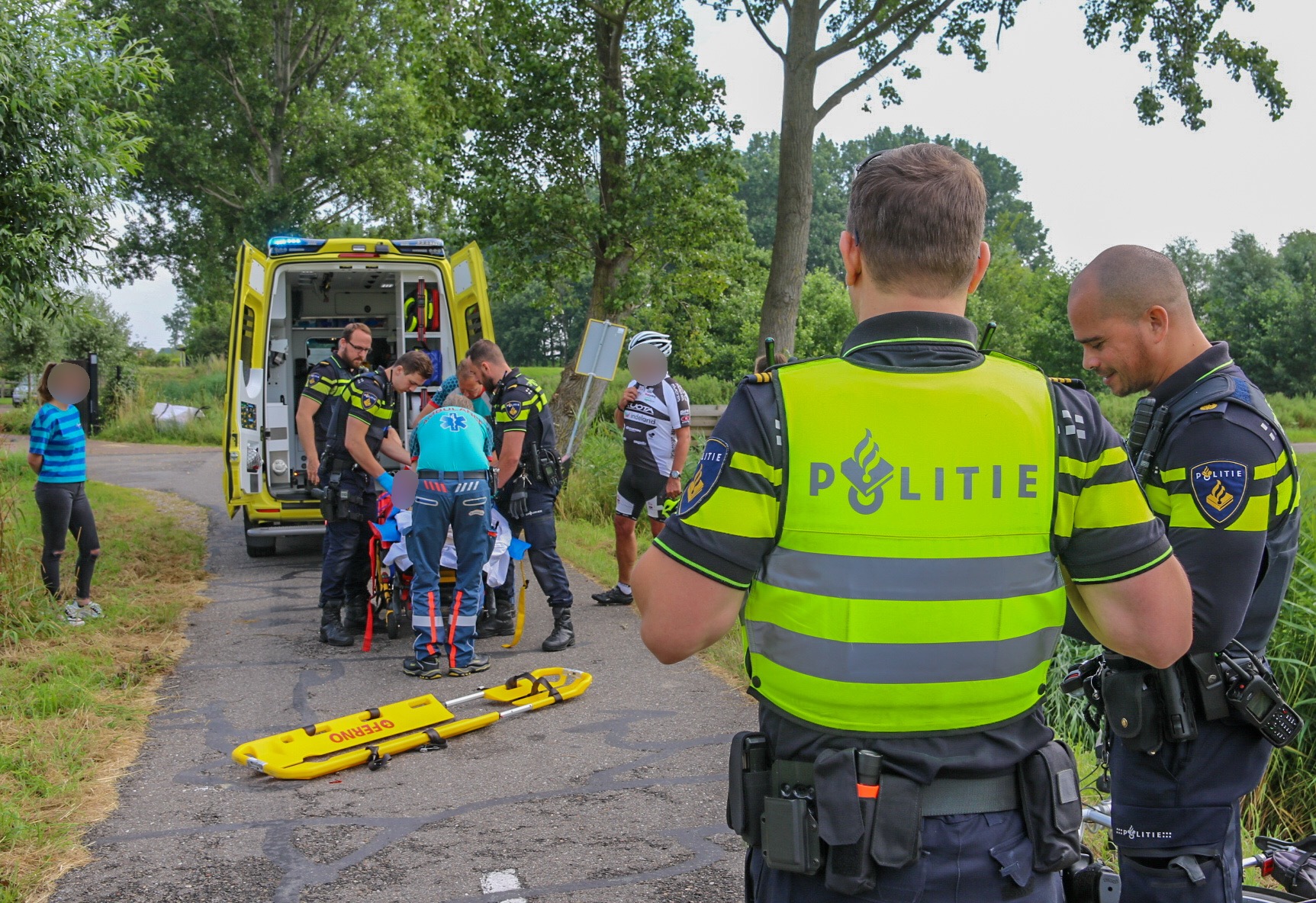 Ook een traumahelikopter werd opgeroepen. .