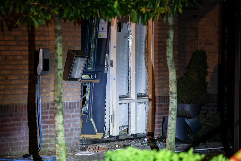 14 Maanden Cel Voor Chauffeur Van Bommenlegger Bij Woning Loodgieter ...